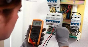 电测计量要测量各种电参量、如电压、电流、频率、功率因数、有功功率、无功功率等，今天我们就先说说什么是电压？